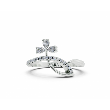 Inel cu diamante Pear Cut de 0.16 ct si diamante rotunde de 0.10 ct