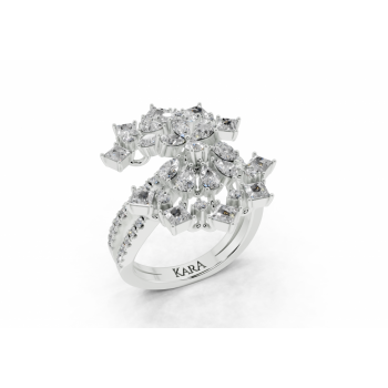 Inel cu diamante Princess Cut de 0.85ct, diamante Pear Cut de 0.72ct si diamante rotunde de 0.33ct