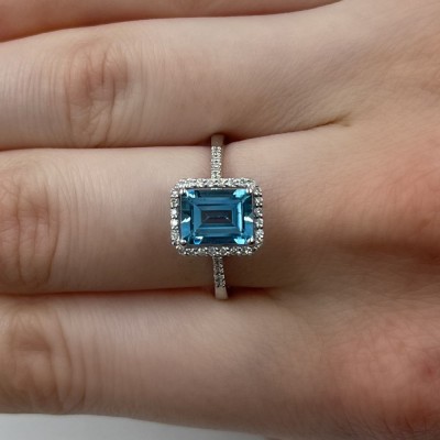 Inel cu Diamante de 0.19 ct  si Blue-Topaz de 1.83 ct