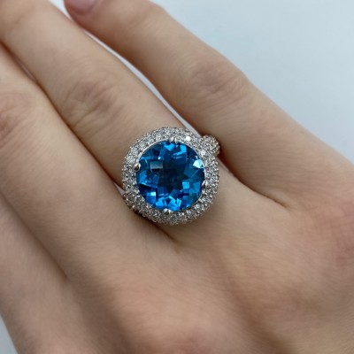 Inel cu si Blue Topaz central de 5.54 ct si diamante de 2.22 ct