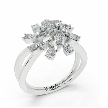 Inel cu un diamant central Princess Cut de 0.20ct, diamante Pear Cut de 0.41ct si diamante Marquise Cut de 0.30ct