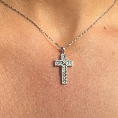 Pandantiv Cross cu Diamante de 0.33 ct