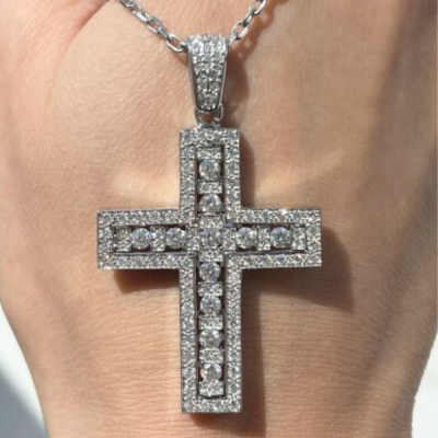 Pandantiv Cross cu diamante de 2.50 ct